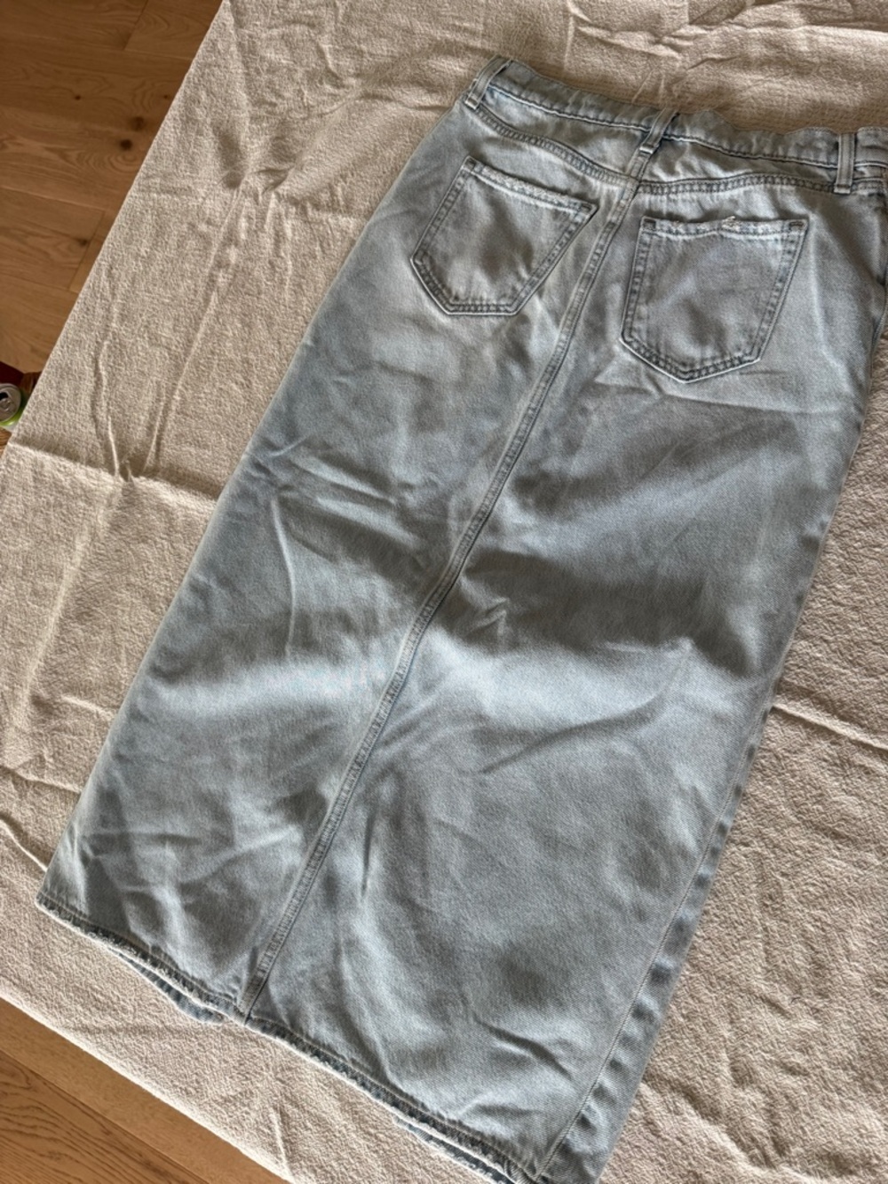 Reworked denim skirt with patchwork Butterflies - Picture 10 of 14